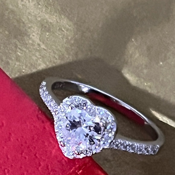 💜 HALO HEART CZ RING IN STERLING SILVER NIB WOMEN’S SIZE 9 💜 - Picture 8 of 9
